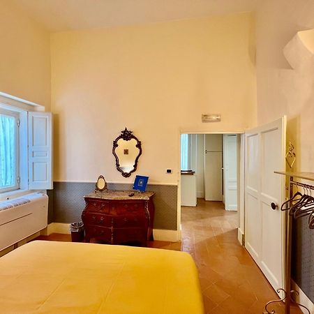 Casa Santangelo Suites Σαλέρνο Δωμάτιο φωτογραφία